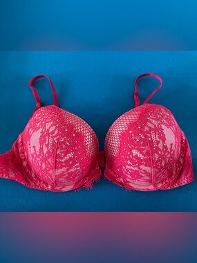 Victoria’s Secret Women's Lace Push-Up Bra 34B